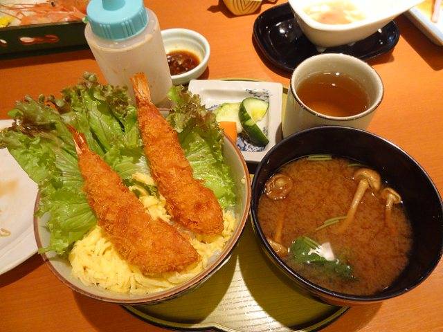 ミニエビフライ丼と味噌汁