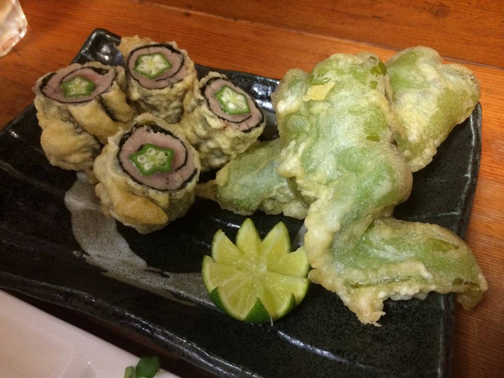 マグロとオクラの海苔巻、万願寺とうがらしの天ぷら