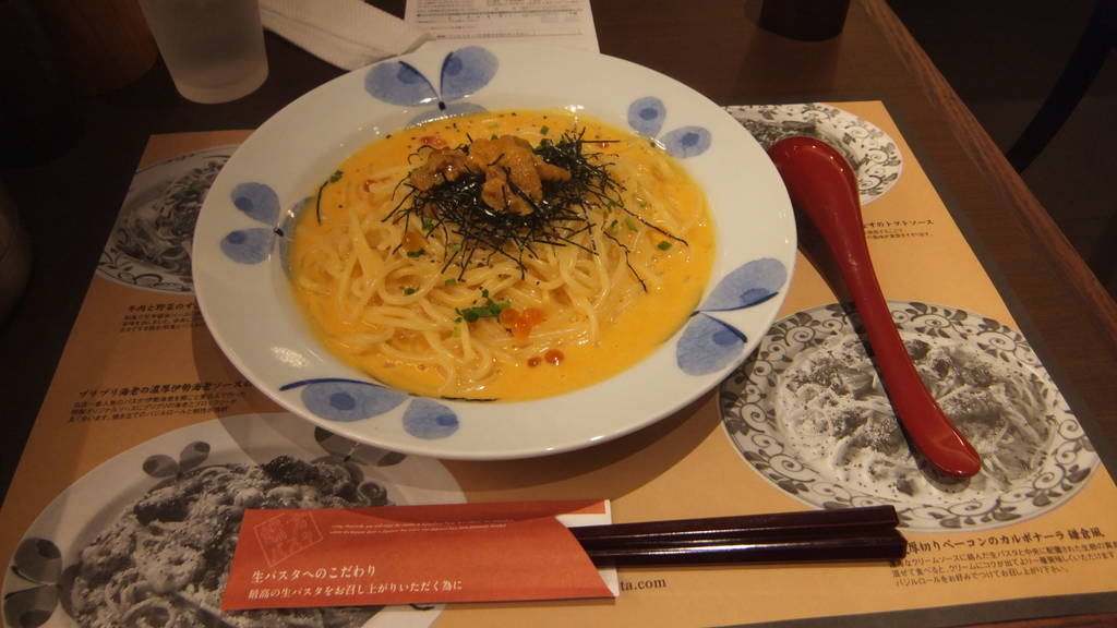 生うにとイクラのクリームパスタ