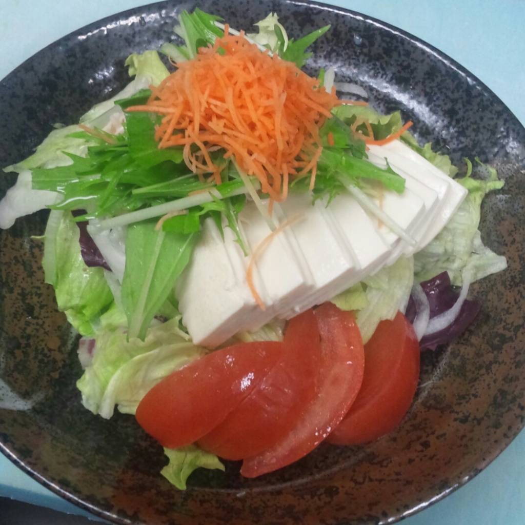 豆腐サラダ