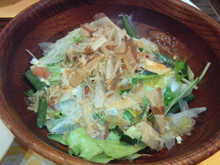 蒸し鶏と野菜の鰹風味のサラダ