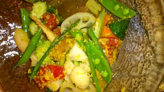 野菜とクスクスのサラダ