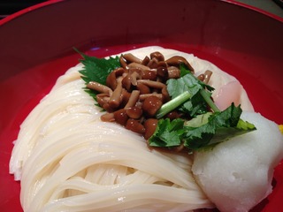 胡麻味噌ぶっかけうどん