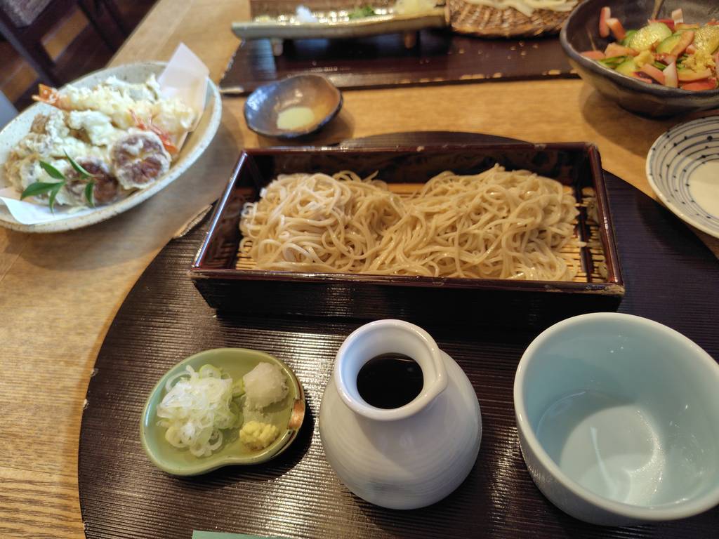 冷たいそばざるうどんおやき天ぷら盛りそばアイス