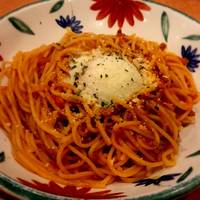 半熟卵のミートソースボロニア風