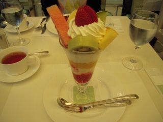 千疋屋スペシャルパフェ