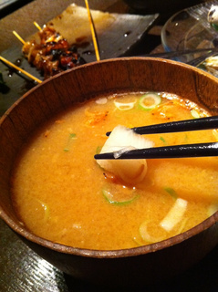 揚げ桜海老と長芋の味噌汁