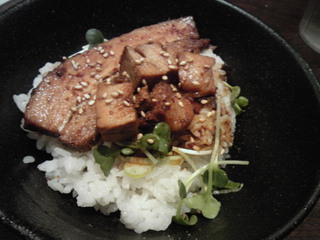 とろ豚チャーシュー丼