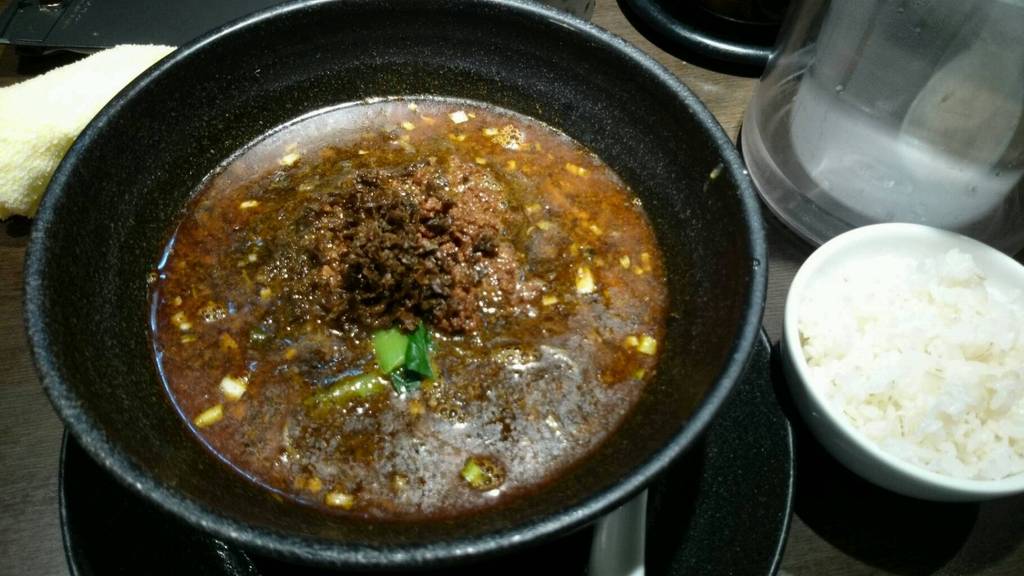 黒ゴマ担々麺