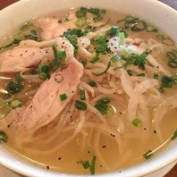 蒸し鶏と野菜のフォー