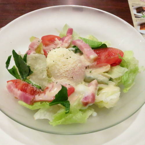 温泉卵のシーザーサラダ