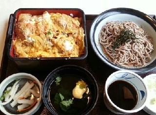 ひれかつ重小そばセット