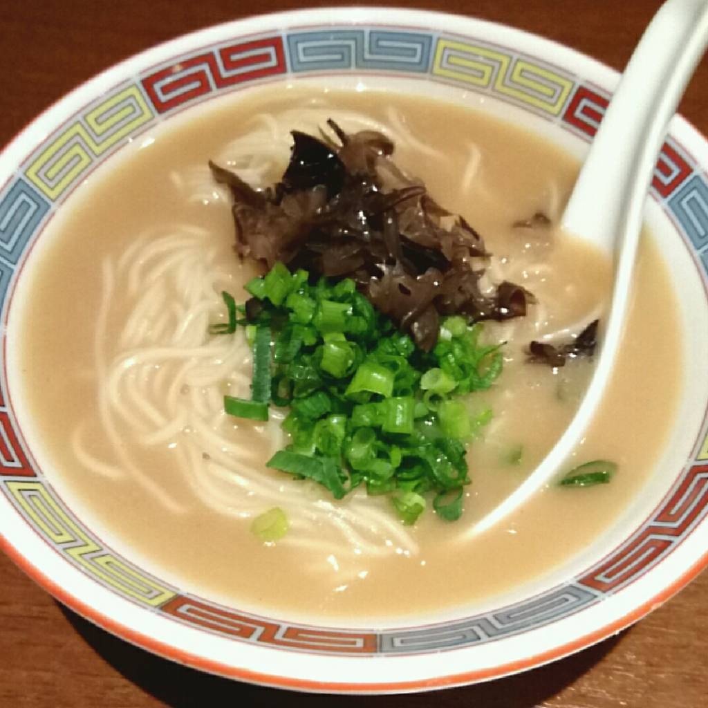 博多トンコツ半ラーメン