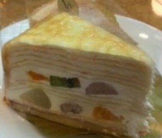 フルーツのミルクレープ