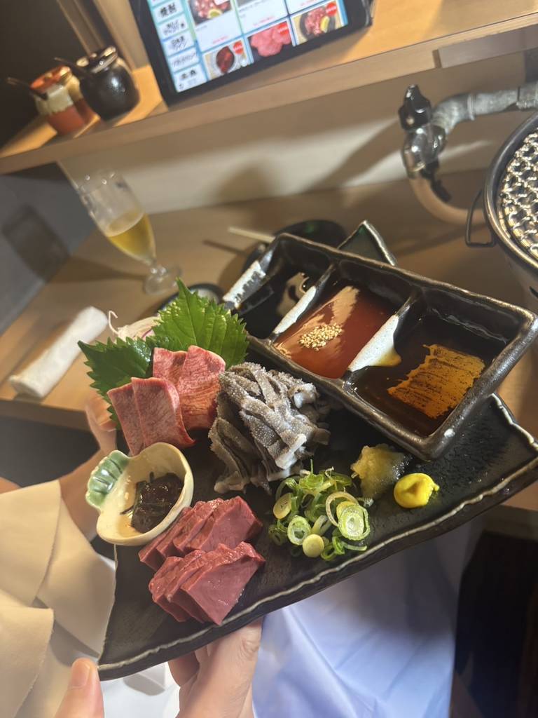 ホルモン刺身盛り合わせ