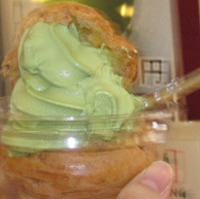 抹茶ソフトシュークリーム