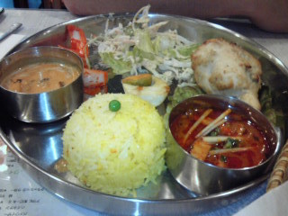 ルンビニ　タリーセット（デザート付き）