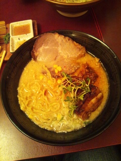 チャーシュー銀白ラーメン