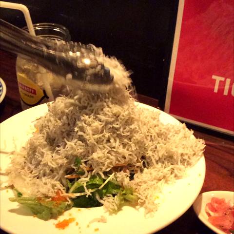 ドカ盛りしらすの梅サラダ