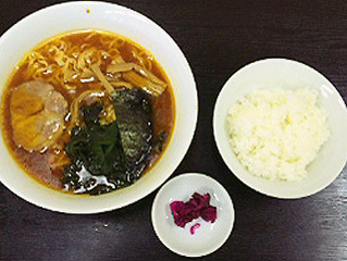 ピリ辛正油ラーメン　半ライス付