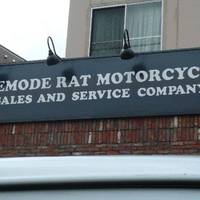 R BURGER and LIQUOR BAR