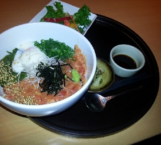 めかぶとマグロのとろとろ丼