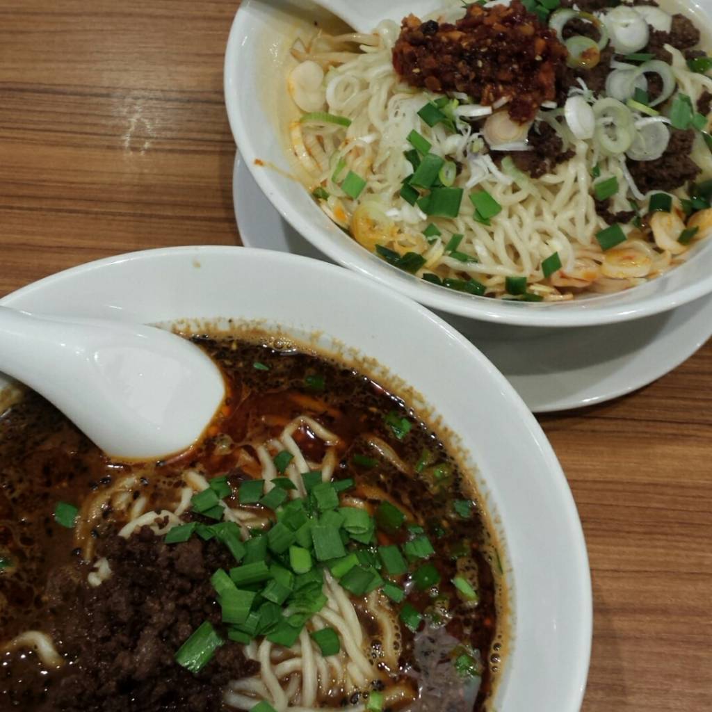 黒ゴマ坦々麺と汁なし坦々麺