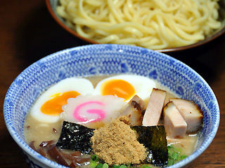 濃厚魚粉豚骨つけ麺